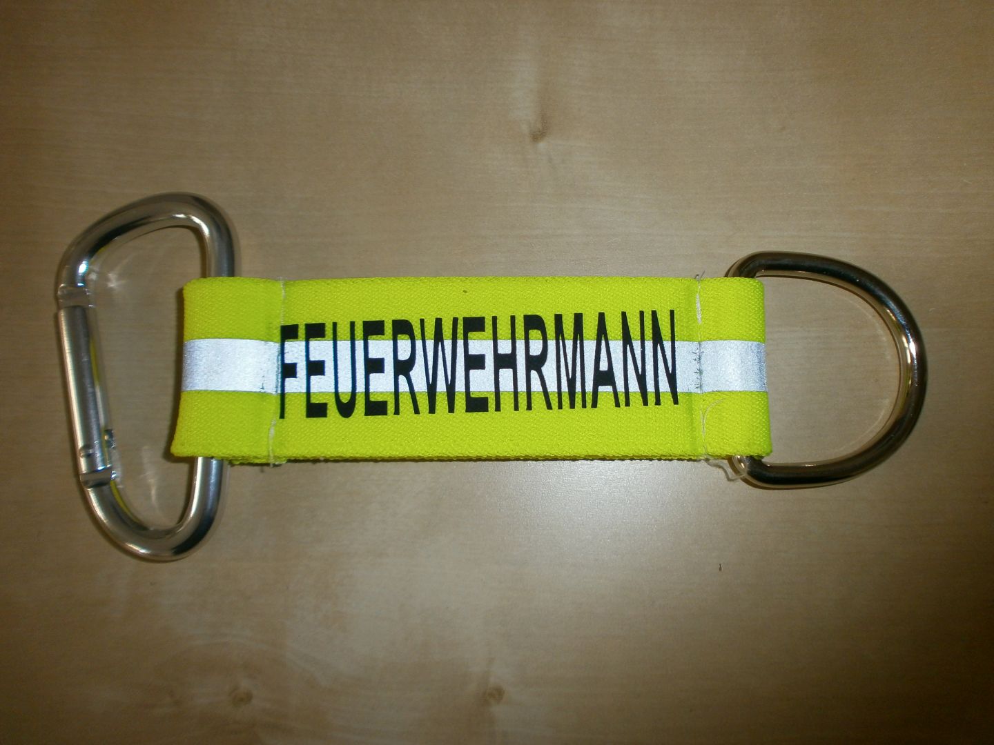 Schlüsselanhänger Key Clip Aufdruck FEUERWEHR langem F für nur 4,49 € von  Feuerwehrdiscount GmbH & Co. KG
